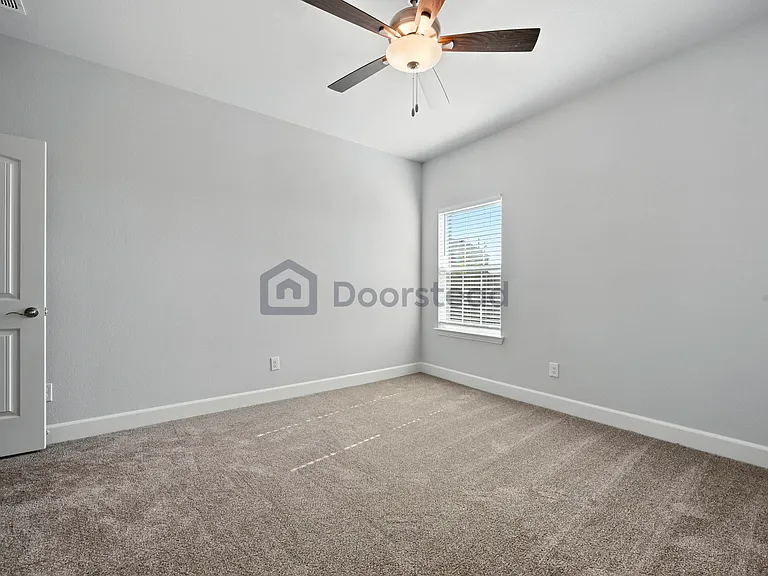 652 Parkside Dr — Photo 28