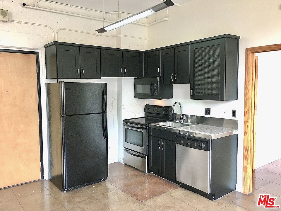 1st image of 215 W 7th St APT 1110