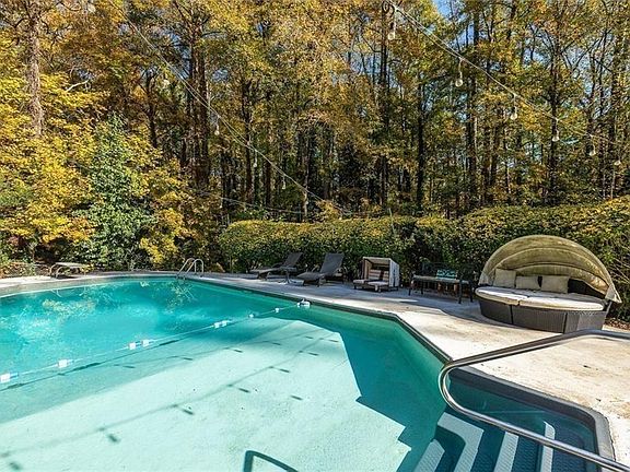 2nd image of 10905 Shallowford Rd