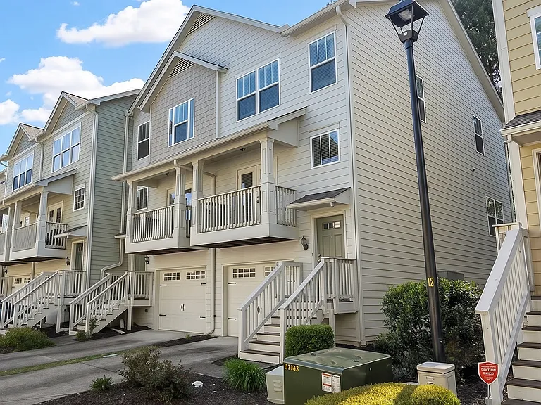 1112 Liberty Pkwy NW — Photo 1
