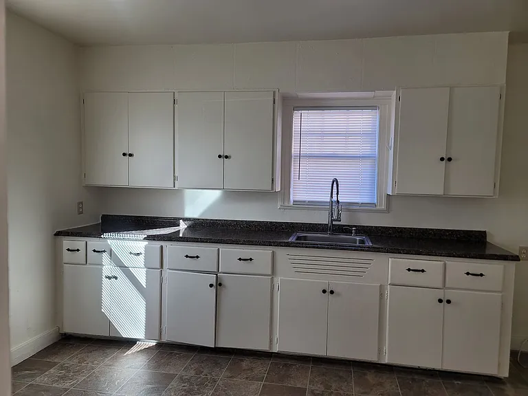 351 W I St — Photo 5