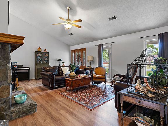 4th image of 25 Sagewood Dr NW