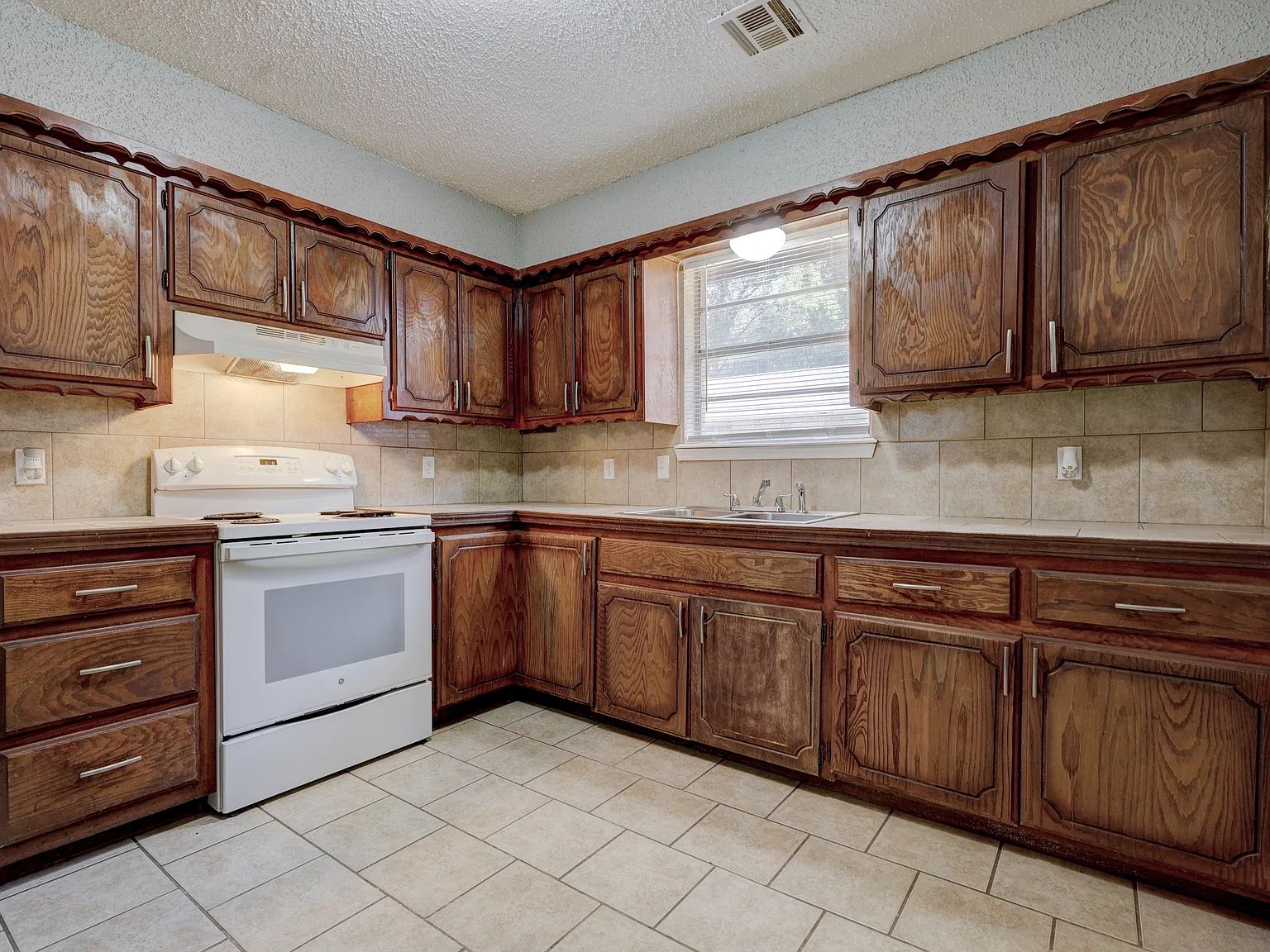 2 bed, 605 sqft, $750 — Photo 4