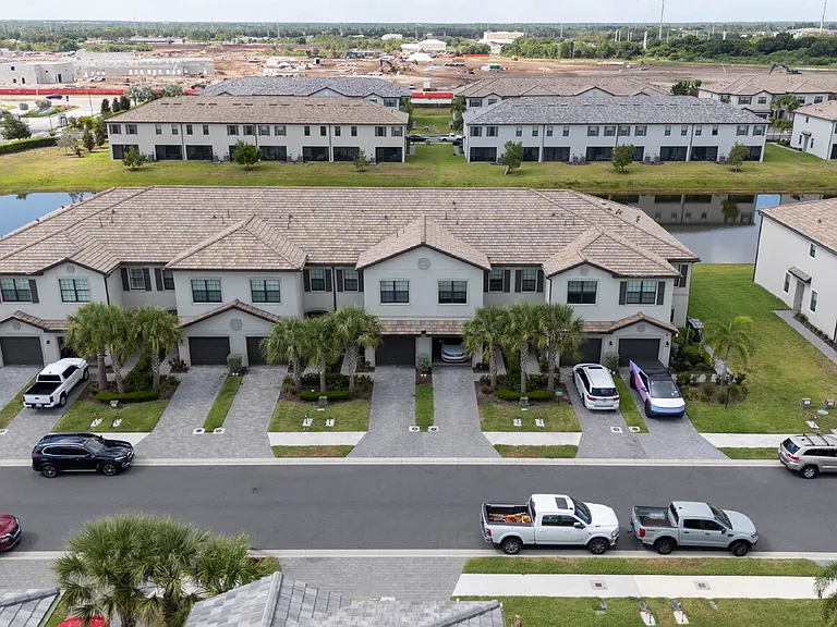 15218 Sunny Day Dr — Photo 6