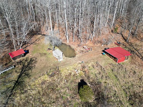 2nd image of 203 Brannock Ln