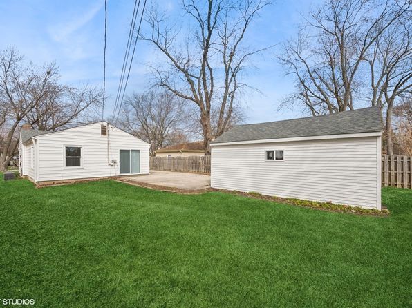 19 N Iowa Ave, Addison, IL 60101