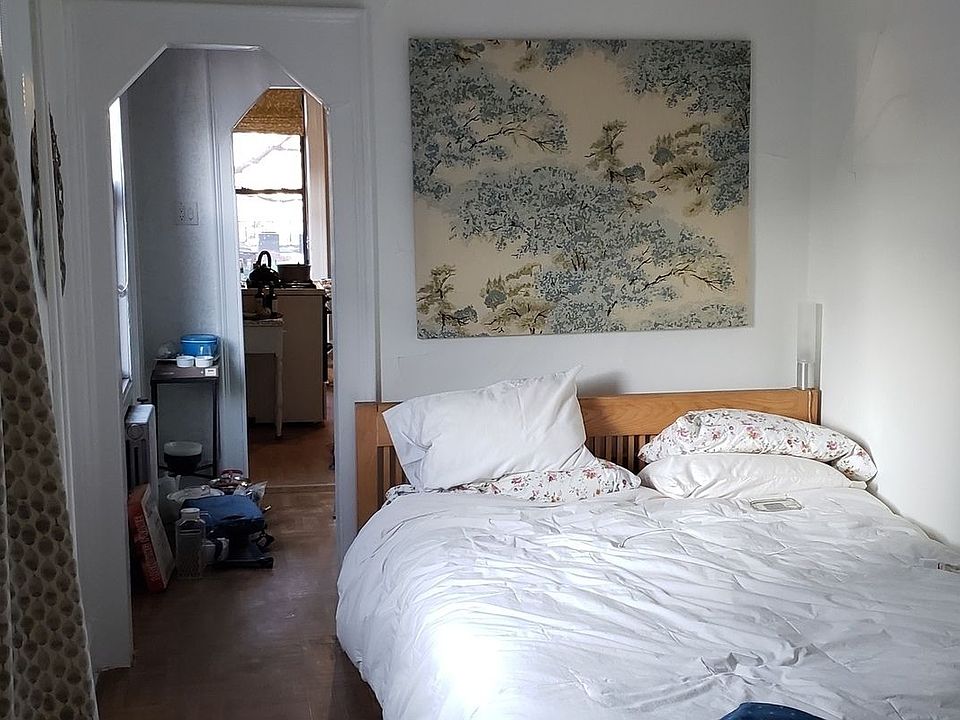 2nd image of 181 Engert Ave #3L