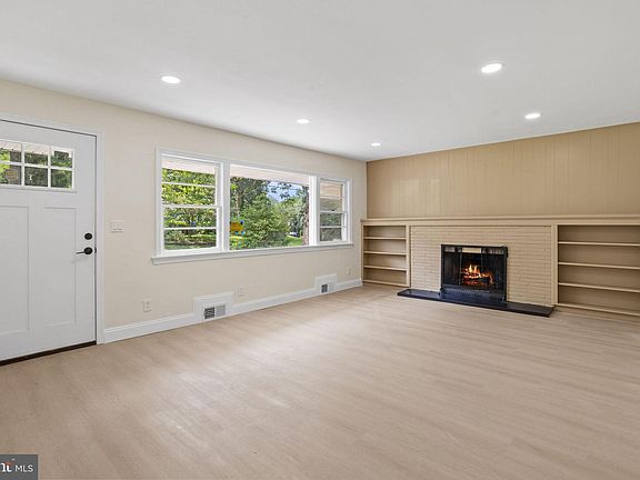 4th image of 19 Glen Stewart Dr