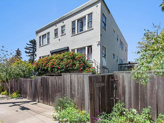 4th image of 1239 Berkeley Way