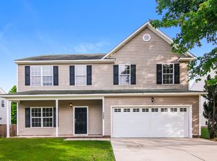 1240 Braemar Highland Dr, Zebulon, NC 27597