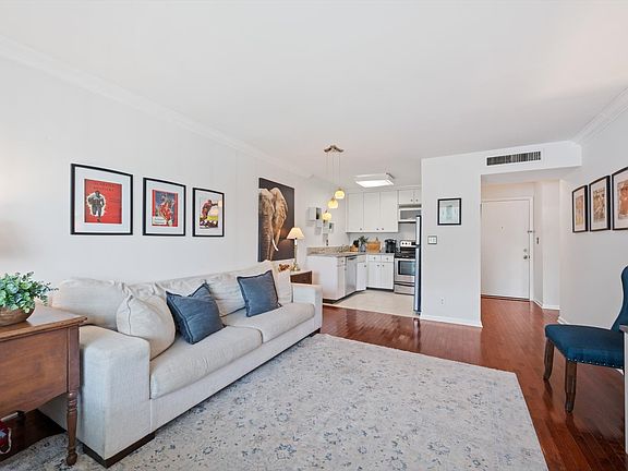 4th image of 1900 Richard Jones Rd APT B212