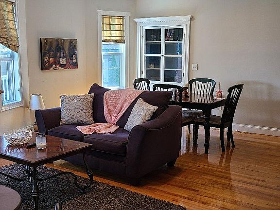 3rd image of 641 E 8th St #1