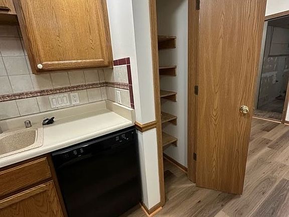 4th image of 625 Ellis Ave
