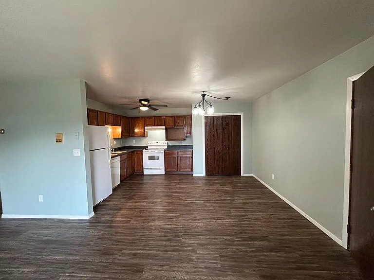 600 Tower Rd — Photo 6