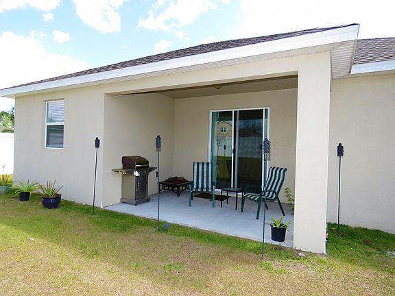 4th image of 683 Highland Meadows Ave
