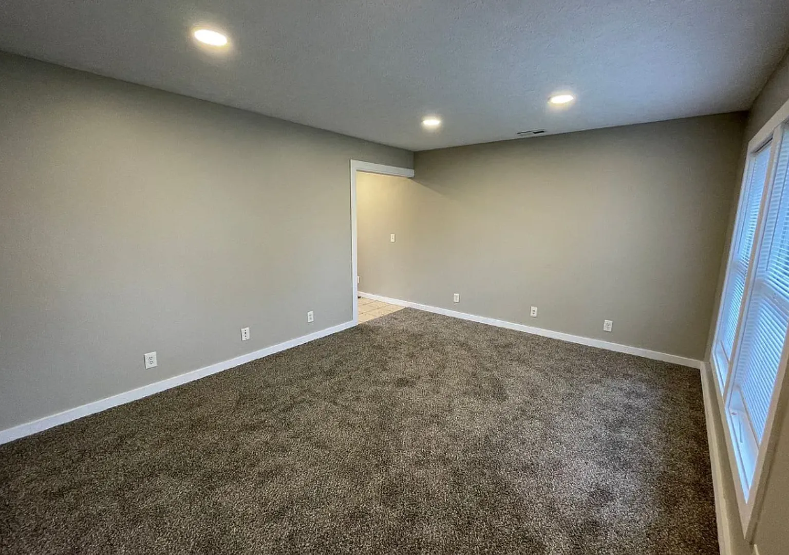 Charming Newly Renovated 3BR Home with Washer/Dryer Provided and Detached Garage — Photo 2