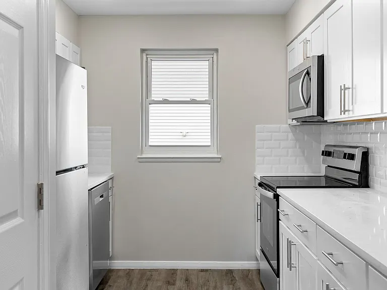 20-22 Rosol Ln #24 — Photo 10