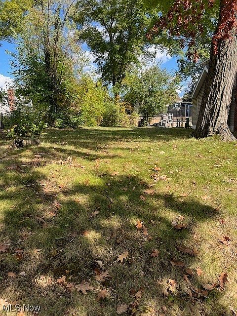 2nd image of 589 Glendora Ave