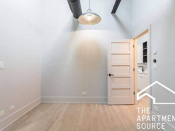 5th image of 3059 W Logan Blvd #5