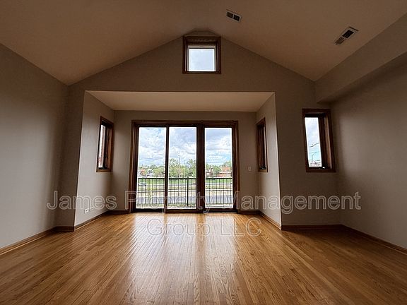 2nd image of 2731 W Congress Pkwy #3