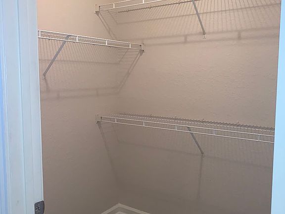 5th image of 911 N Orange Ave APT 131