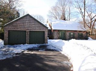 174 Maple Hill Rd, Huntington, NY 11743