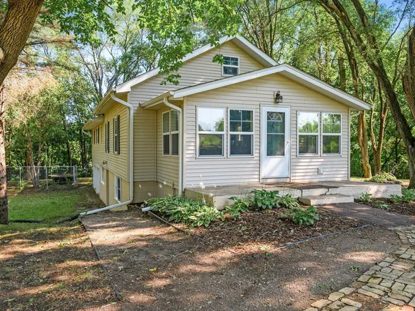 10010 Sundance Rd, Rogers, MN 55374