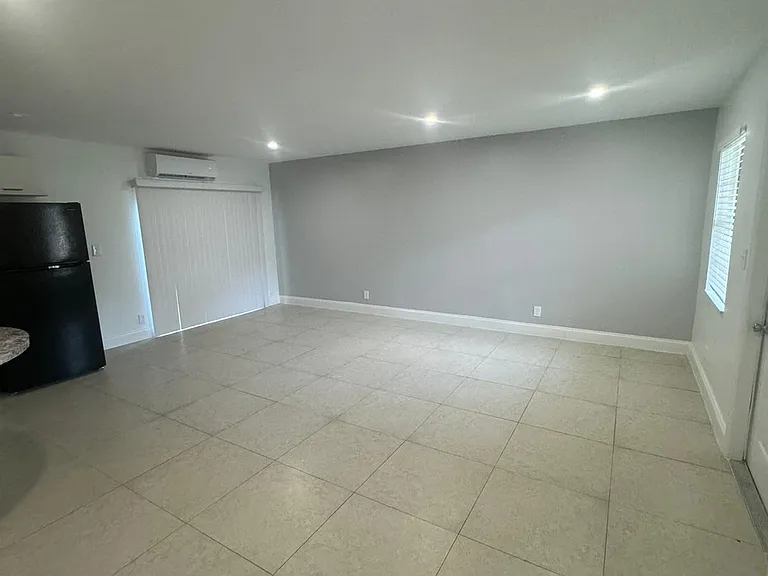 1413 N Dixie Hwy #2 — Photo 23