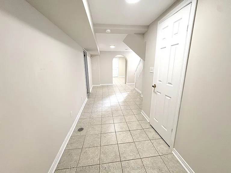 98 Newton Dr #BASEMENT — Photo 6