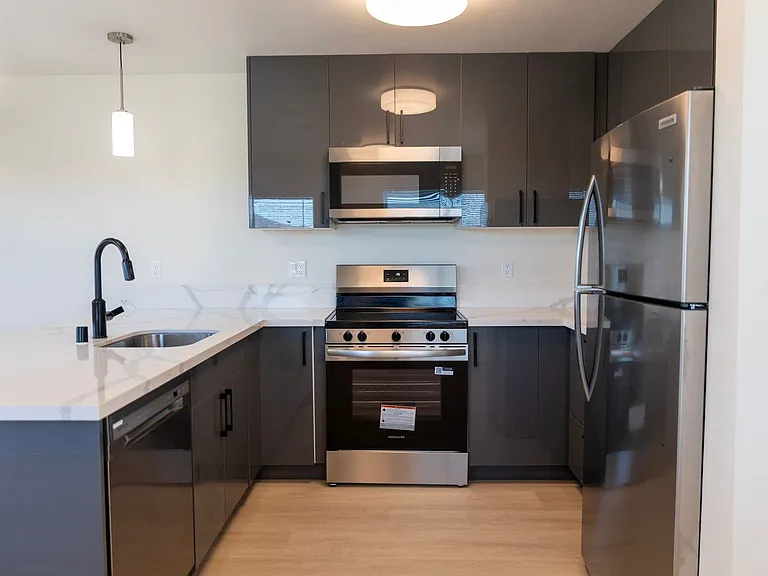 40rty on Colony — Photo 10