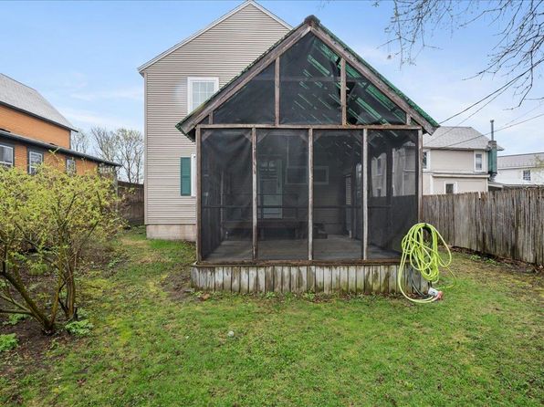 77 Manhattan Drive, Burlington, VT 05401