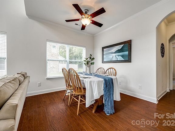 4th image of 5635 Tipperlinn Way