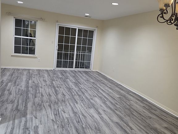 3rd image of 2324 Oliver Ct #2324