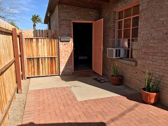 3rd image of 1517 N Sawtelle Ave