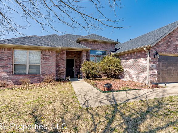 2nd image of 2577 N Shadow Crest Dr