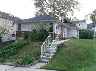 5430 Browvale Ln, Little Neck, NY 11362