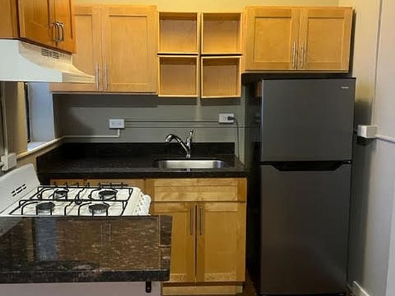 2nd image of 2021 4th Ave Studio 608