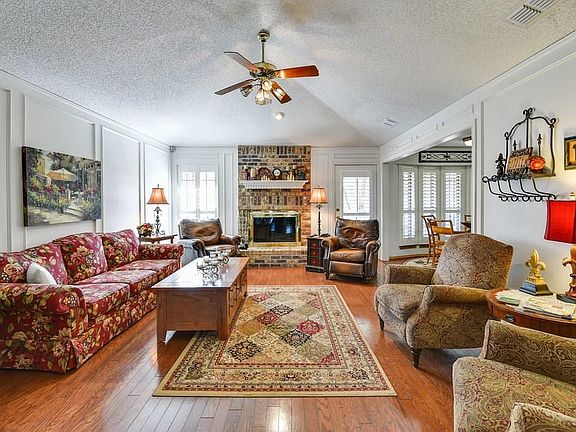 2nd image of 5004 Dawnwood Ct