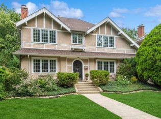 510 Maple Ave, Wilmette, IL 60091