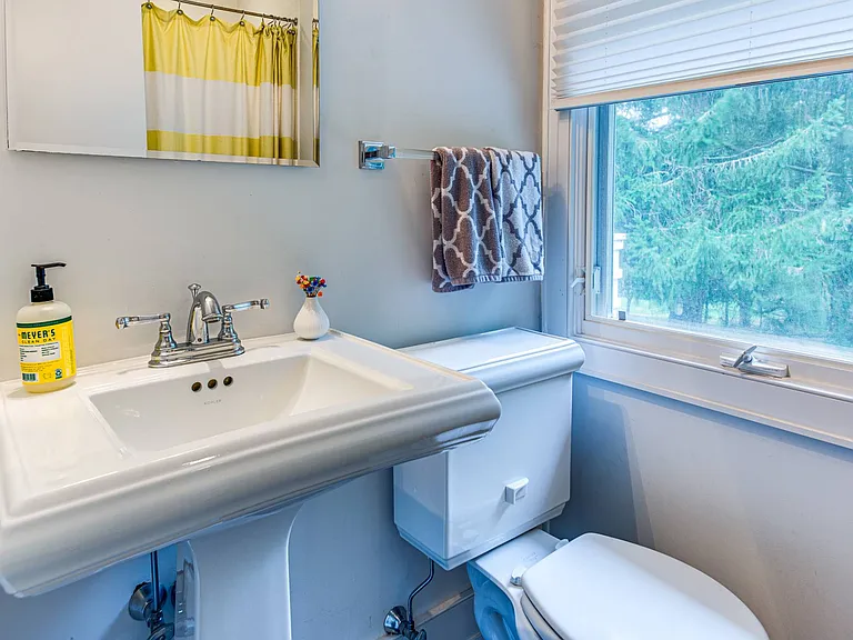 64 Winding Way — Photo 12