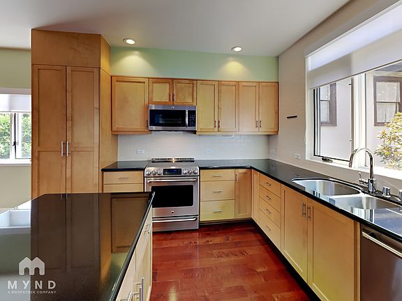 5th image of 1718 Liestal Aly Unit 200