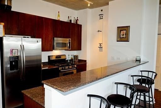 5th image of 1305 S Michigan Ave APT 1710