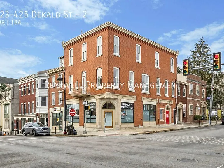 423-425 Dekalb St #2 — Photo 1