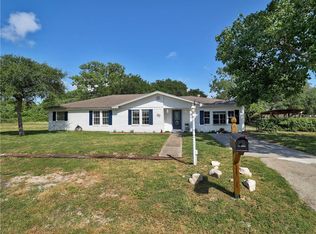 912 S 7th St, Aransas Pass, TX 78336