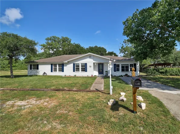 912 S 7th St, Aransas Pass, TX 78336