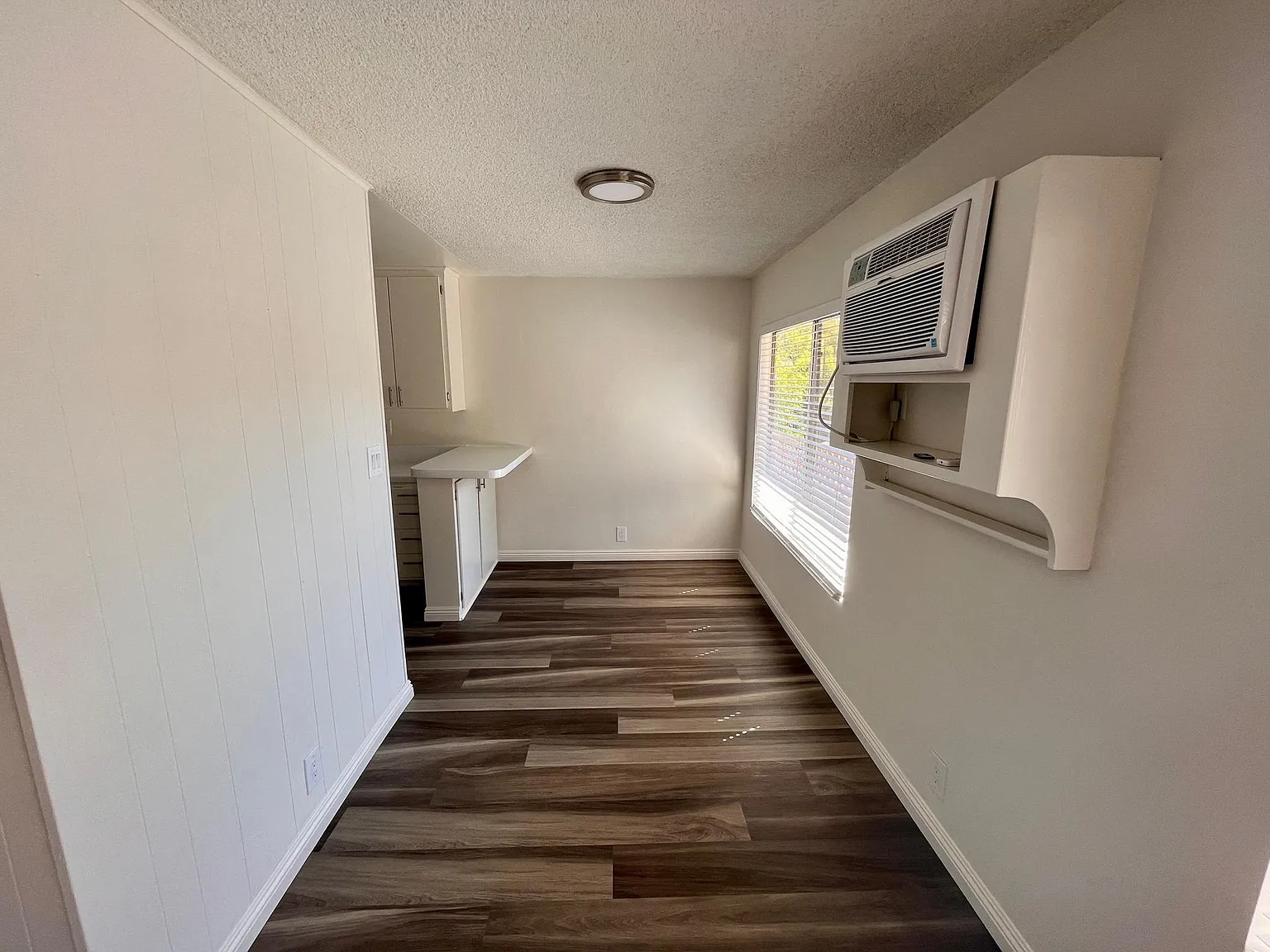 2 bed, 900 sqft, $2,595 — Photo 2