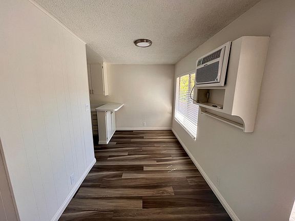 2nd image of 2215 N Beachwood Dr APT 204
