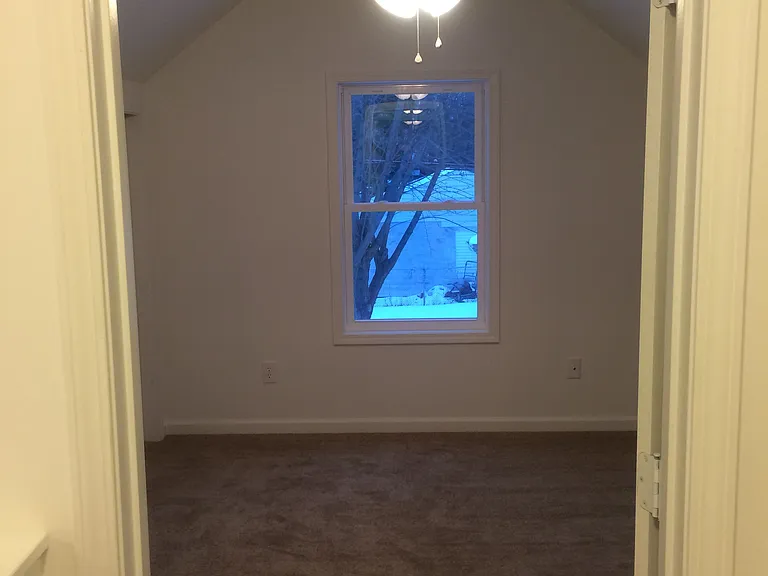 623 Kenwood Ave — Photo 16