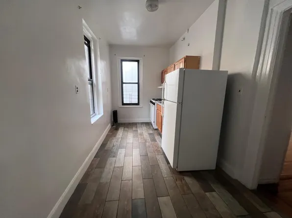 14 Bogardus Place image 13 of 13