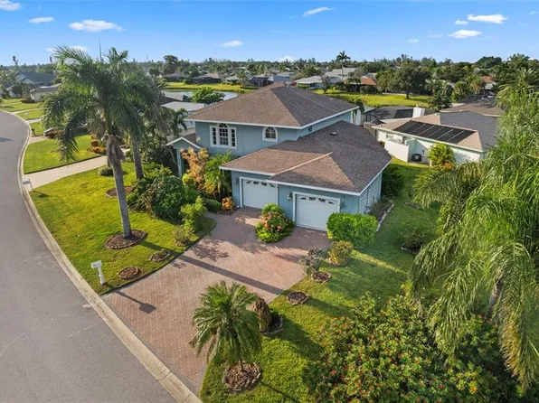 8607 51st Ave W, Bradenton, FL 34210